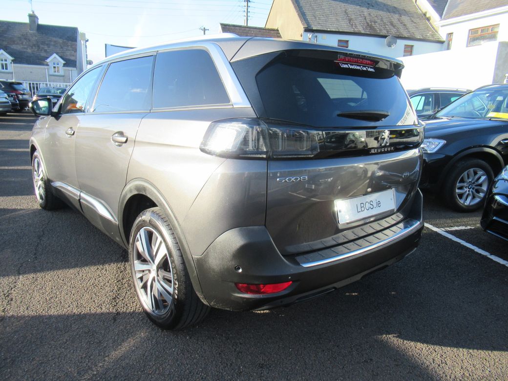 2022 Peugeot 5008