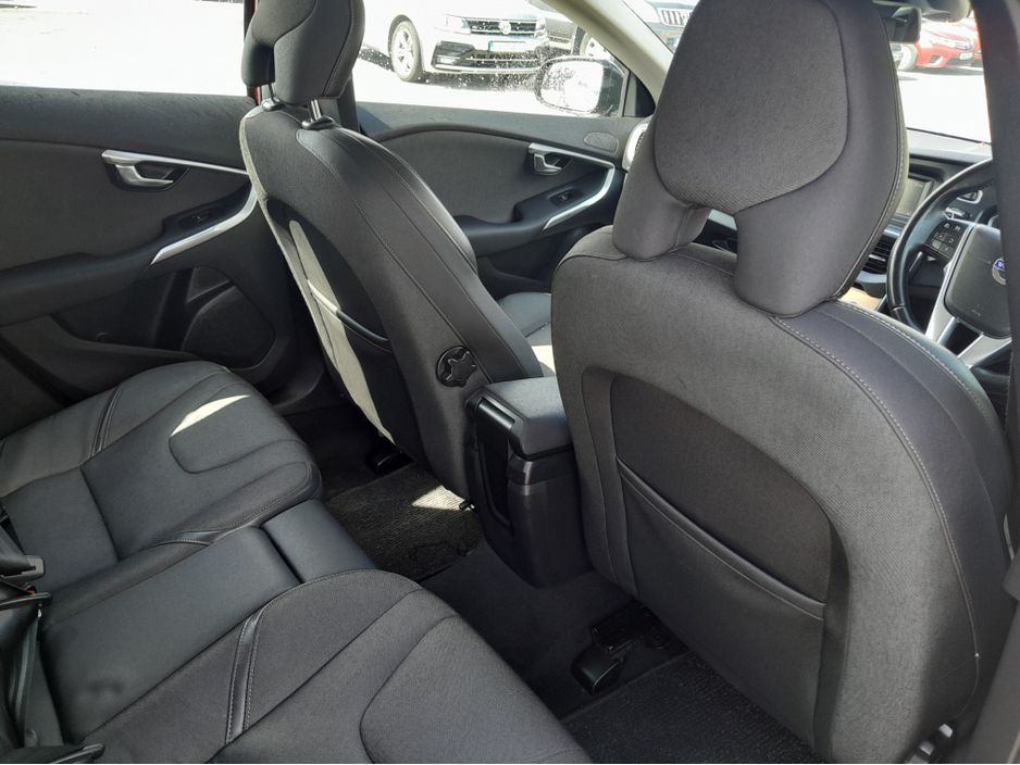 2015 Volvo V40