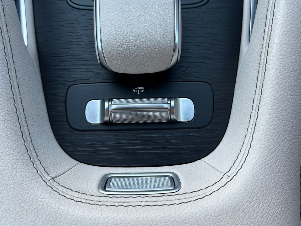 2025 Mercedes-Benz GLS