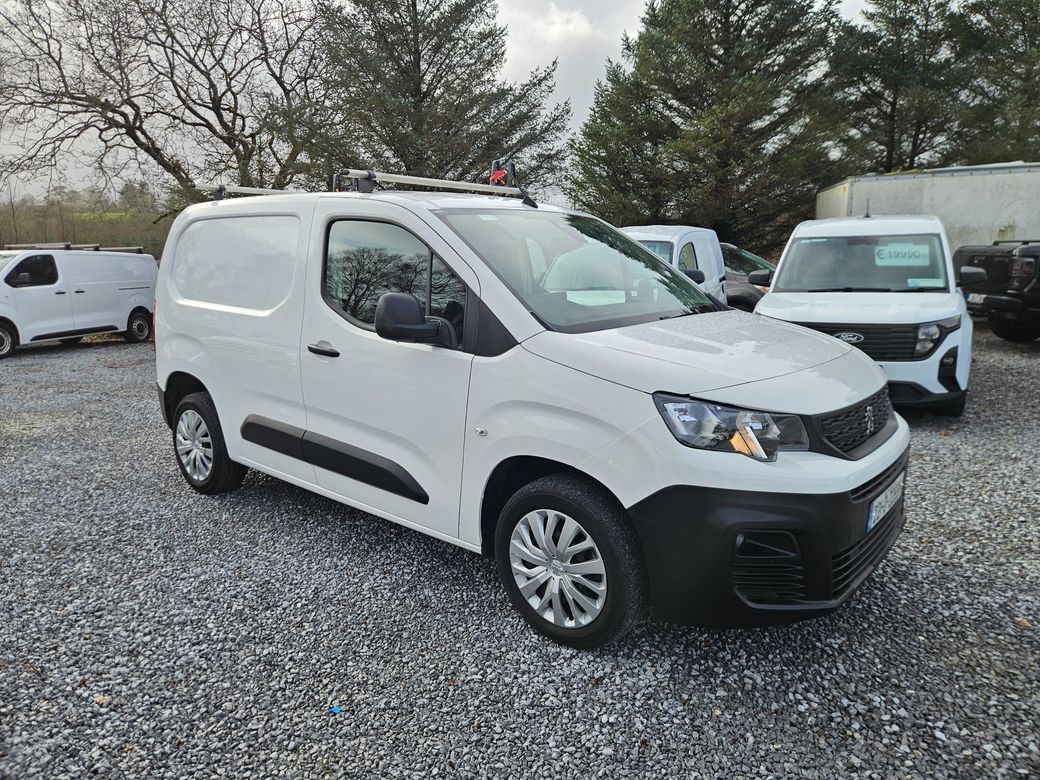 2022 Peugeot Partner
