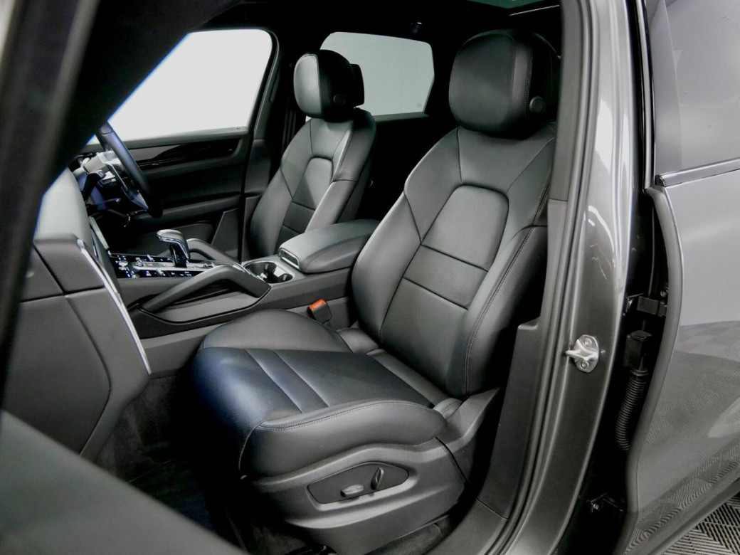 2023 Porsche Cayenne