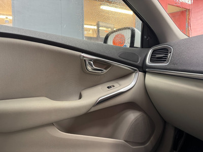 2018 Volvo V40