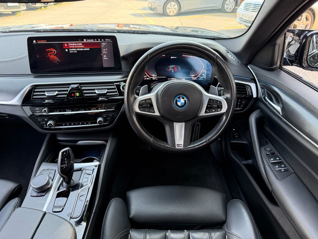 2023 BMW 530