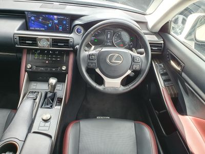 2018 Lexus IS 300h