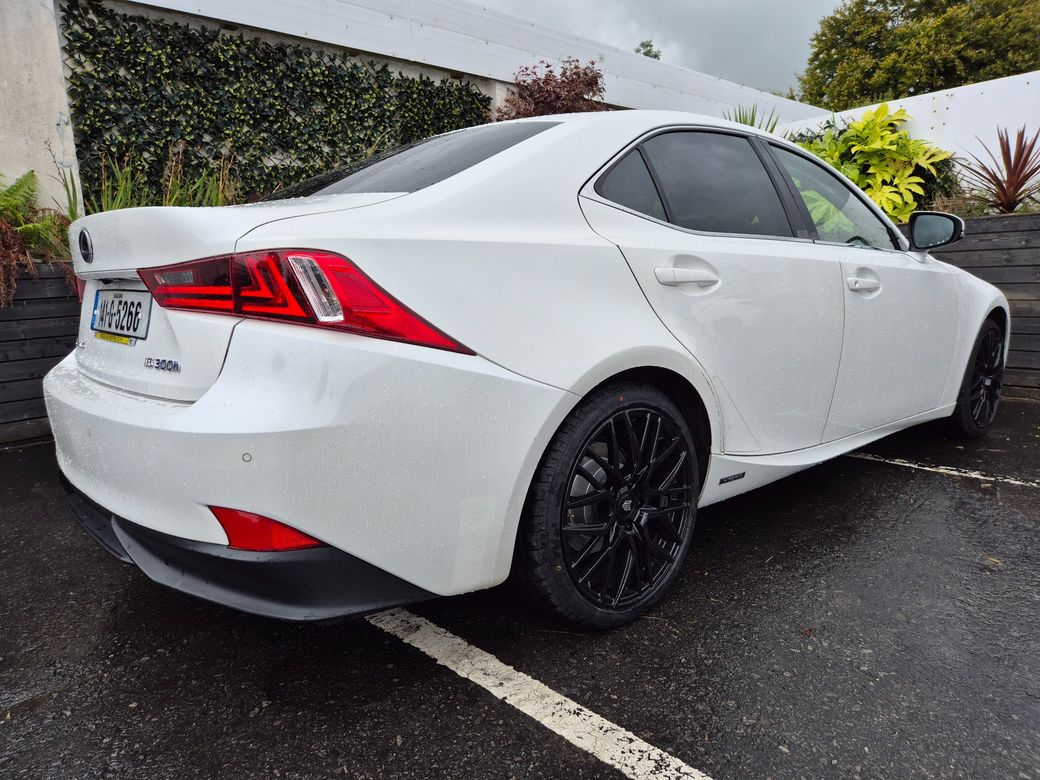 2014 Lexus IS 300h