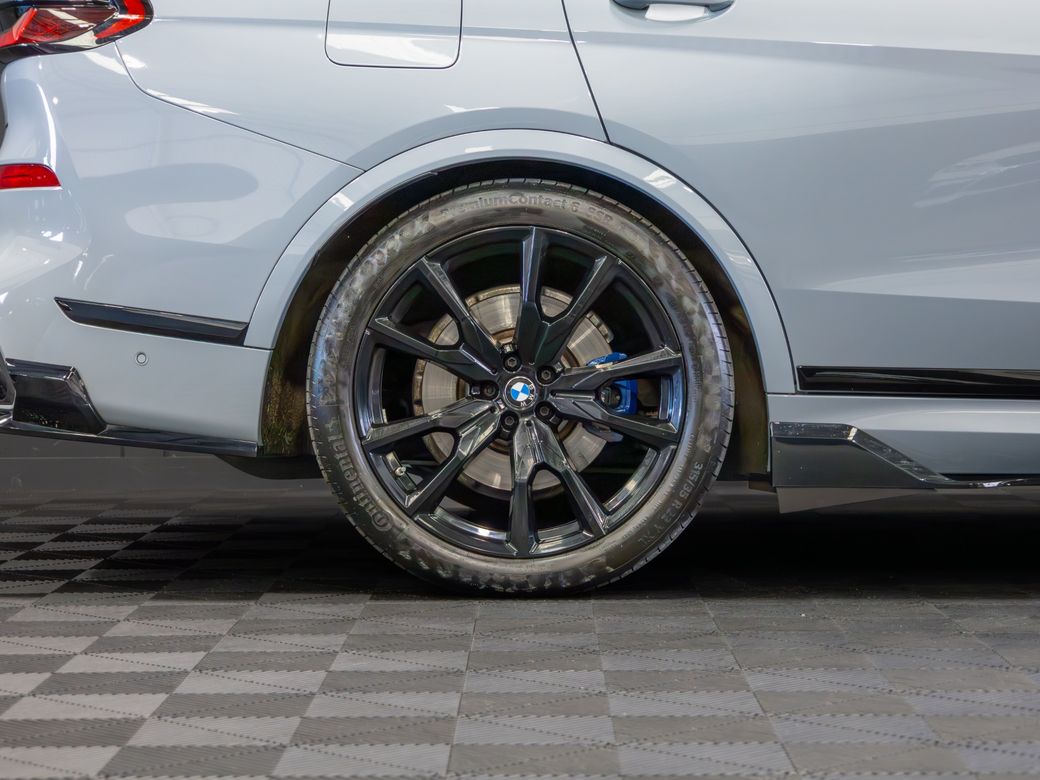 2023 BMW X7