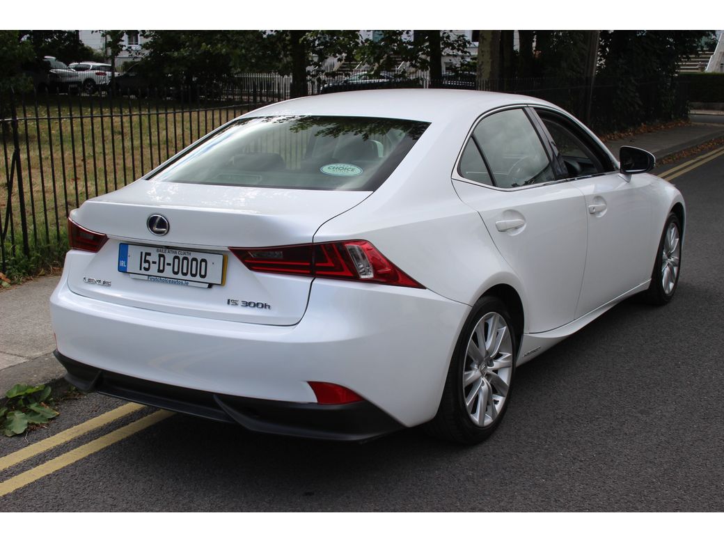 2015 Lexus IS 300h