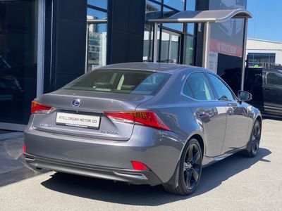 2017 Lexus IS 300h
