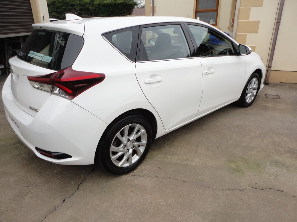 2017 Toyota Auris