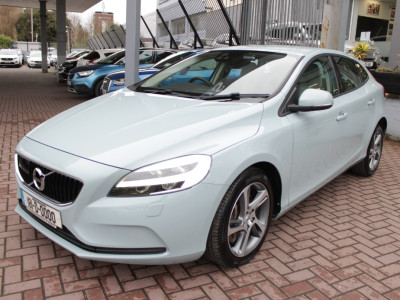 2018 Volvo V40