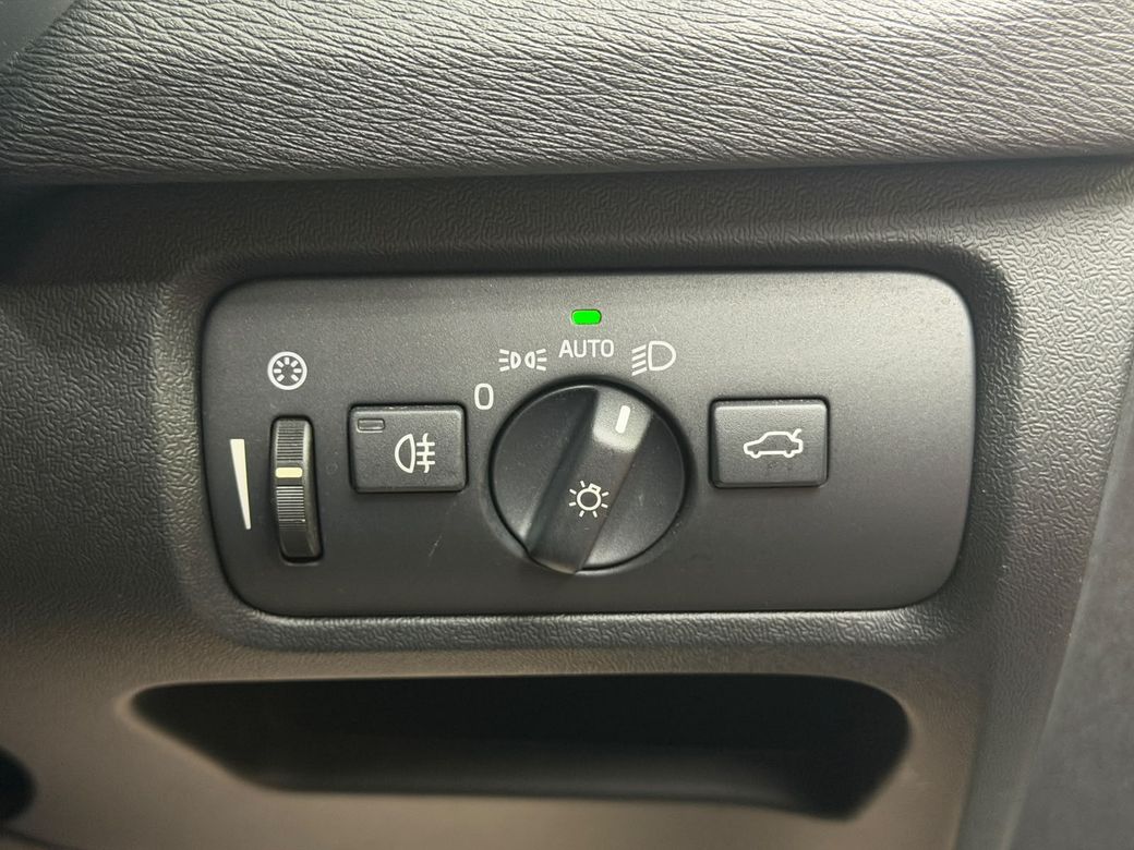 2015 Volvo V40