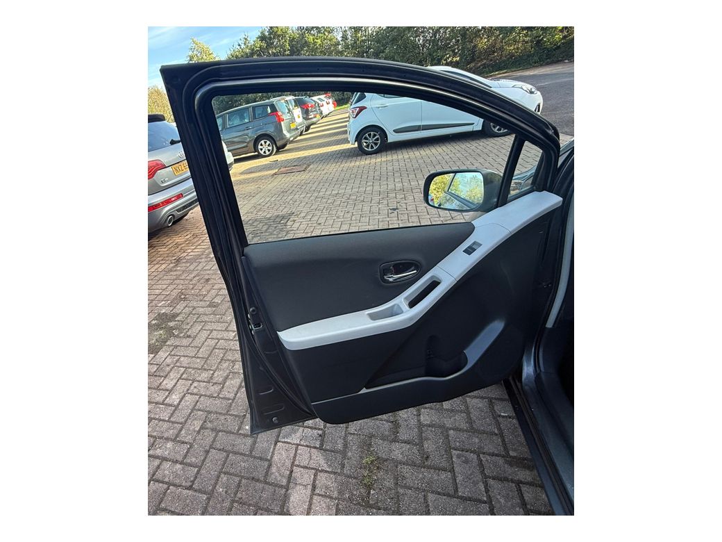 2010 Toyota Yaris