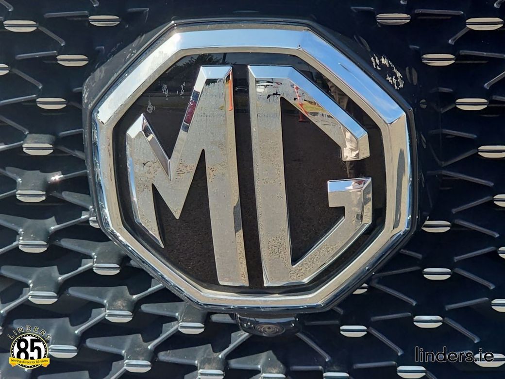 2023 MG HS