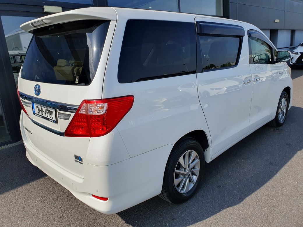2013 Toyota Alphard