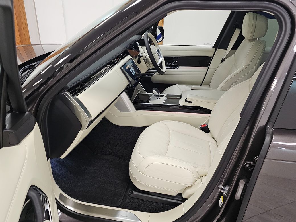 2025 Land Rover Range Rover