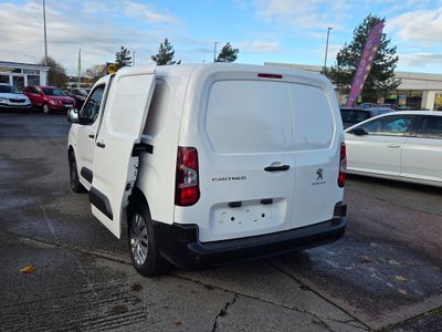 2022 Peugeot Partner