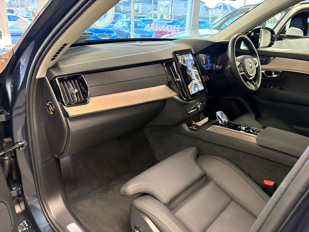 2025 Volvo XC90