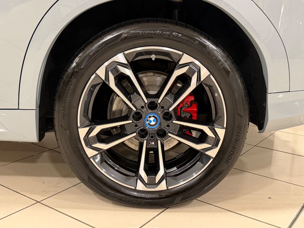 2025 BMW iX2