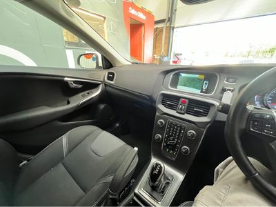 2016 Volvo V40