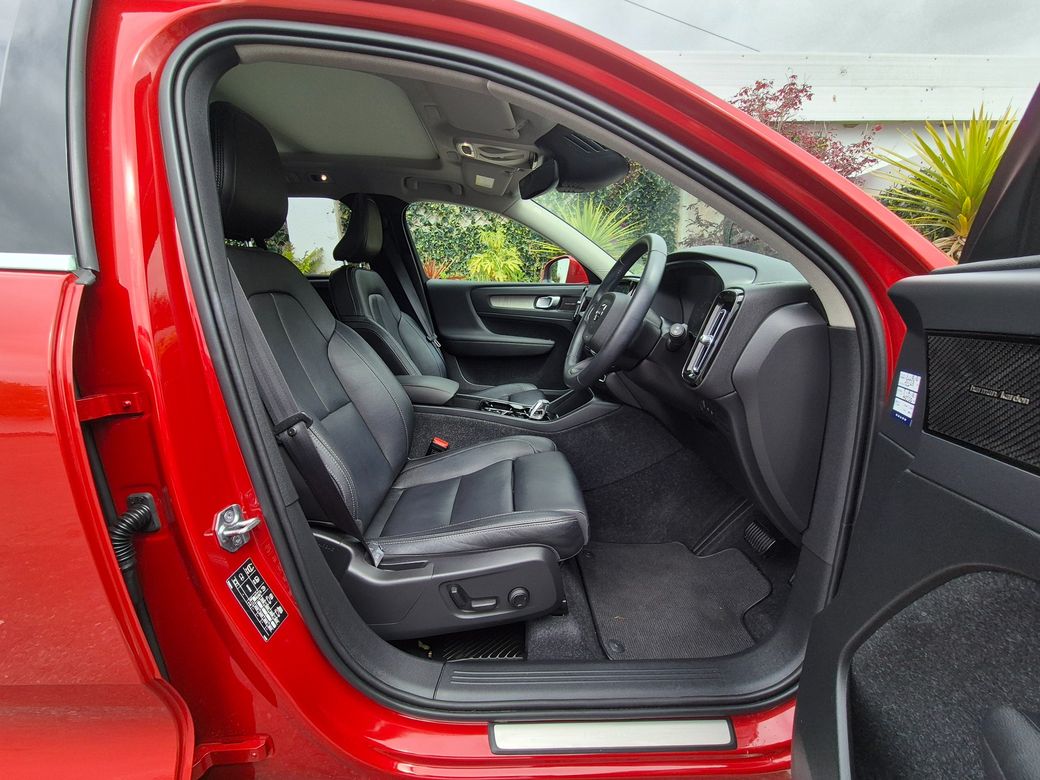 2020 Volvo XC40