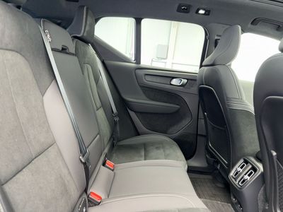 2023 Volvo XC40