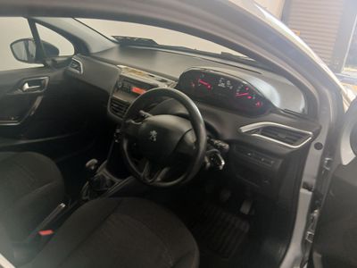 2014 Peugeot 208