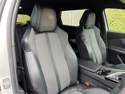 2023 Peugeot 5008