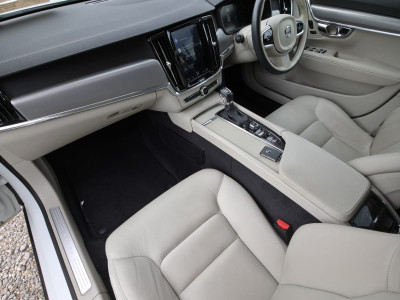 2020 Volvo V90
