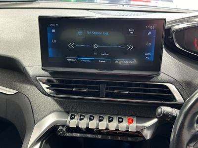 2022 Peugeot 5008