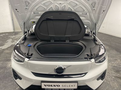 2025 Volvo XC40