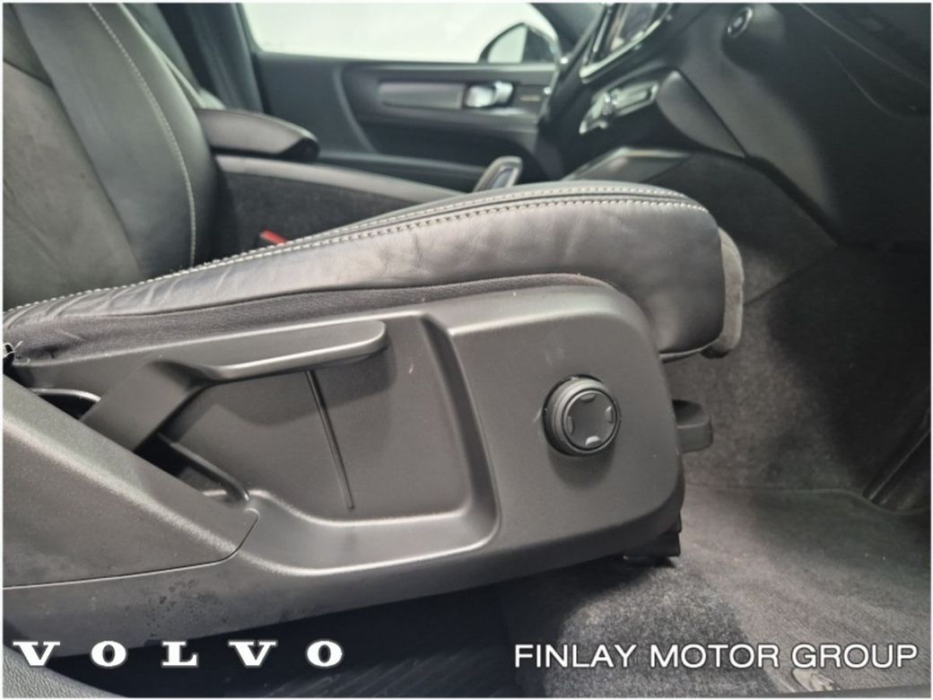 2021 Volvo XC40