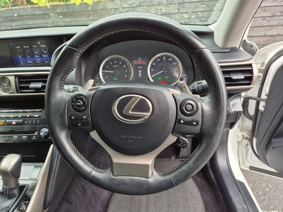 2014 Lexus IS 300h
