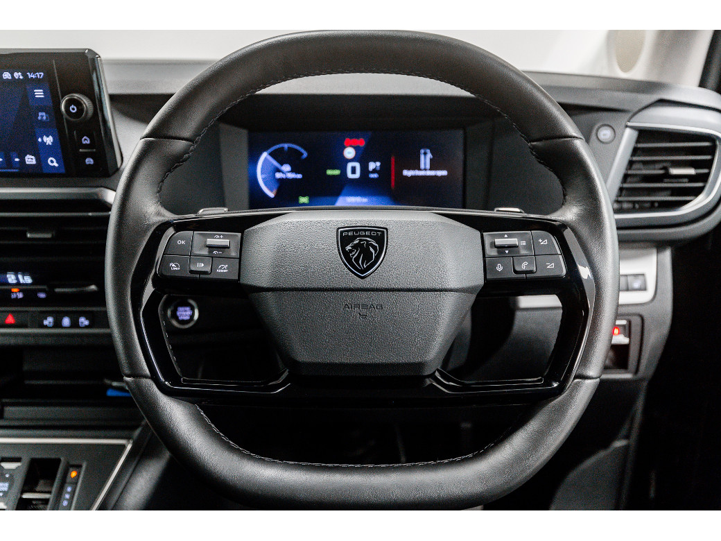 2025 Peugeot Traveller
