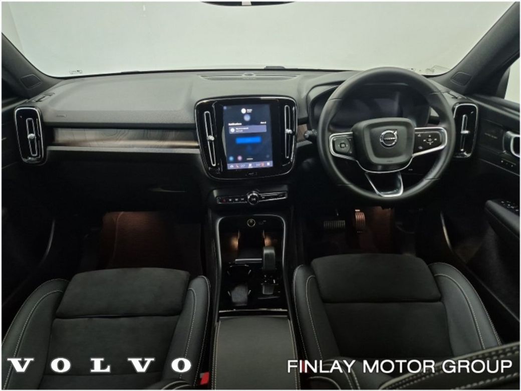 2023 Volvo XC40