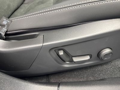2026 Volvo EX40
