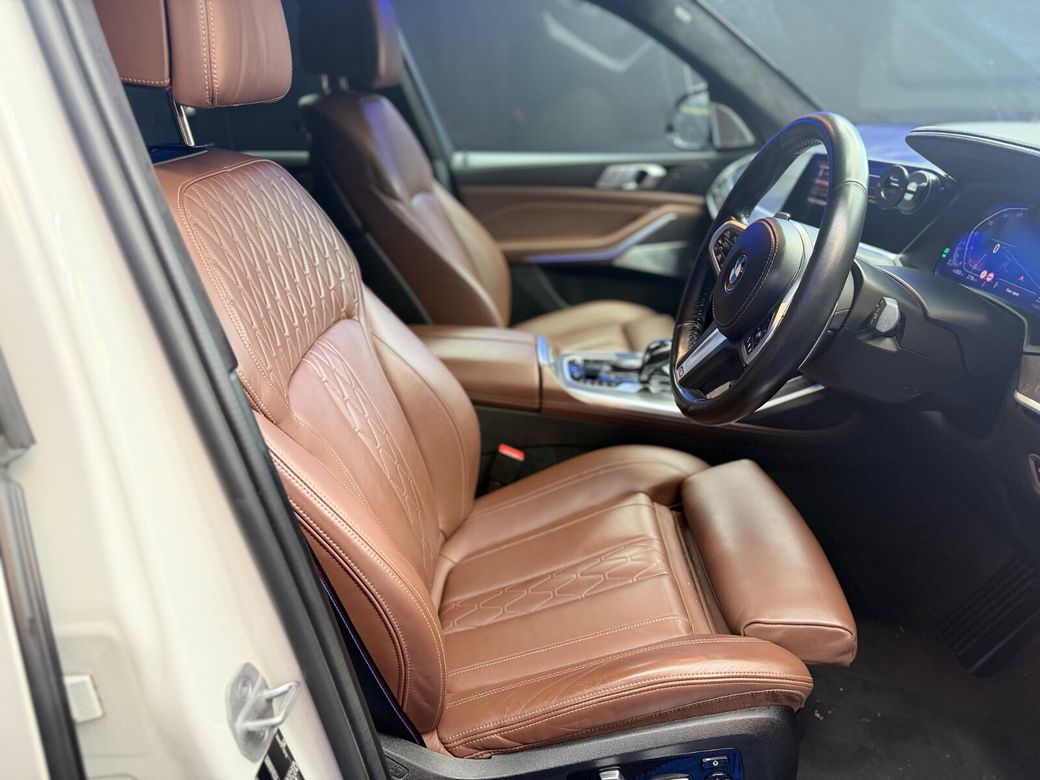 2021 BMW X7