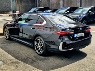 2025 BMW i5