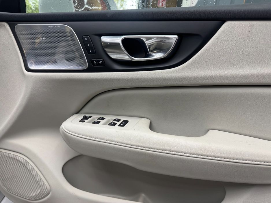 2021 Volvo V60