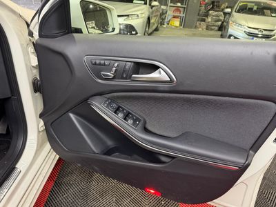 2017 Mercedes-Benz A 180