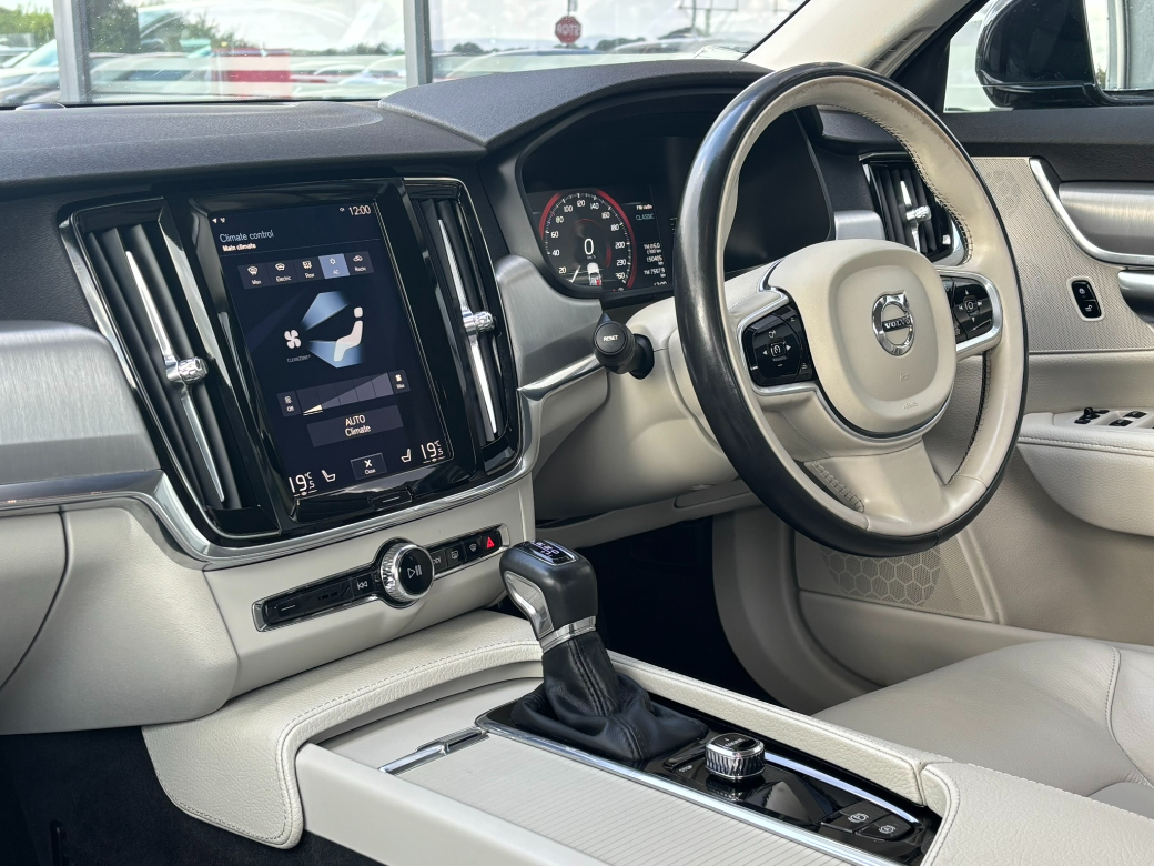 2018 Volvo V90