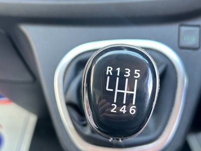 2021 Nissan NV300