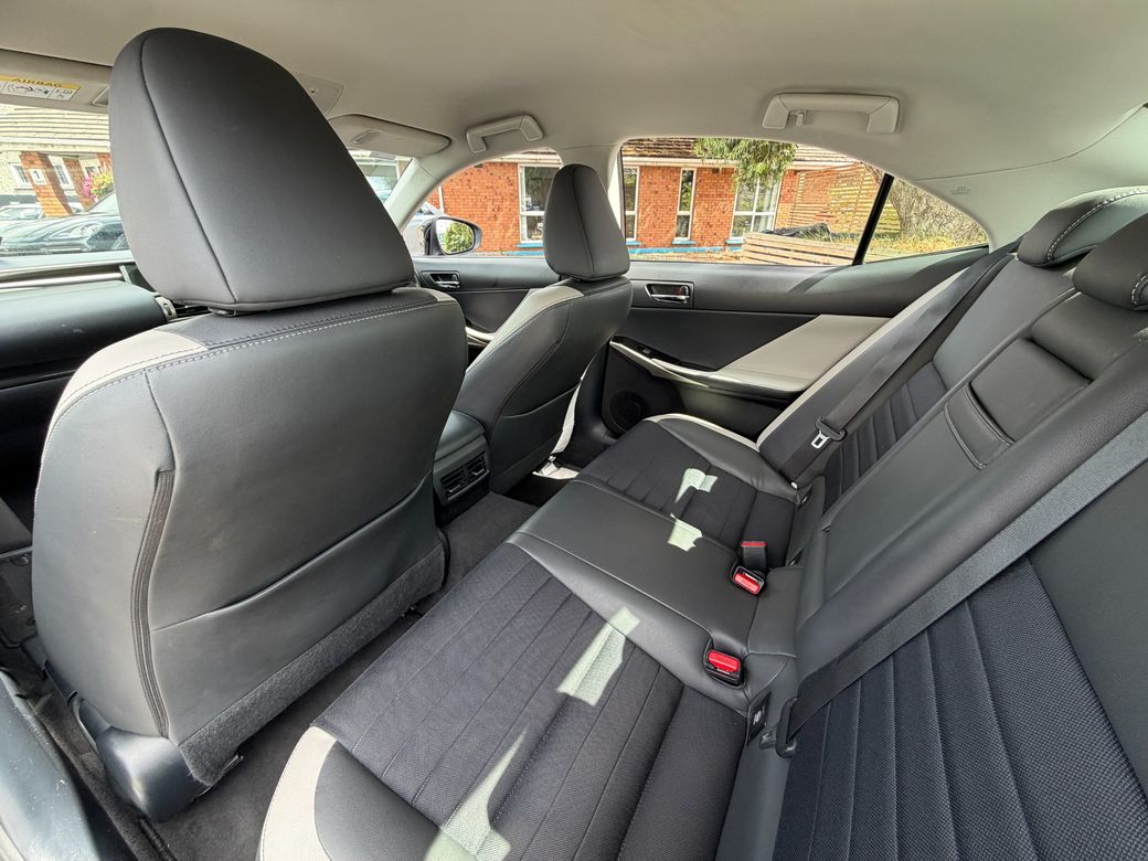 2016 Lexus IS