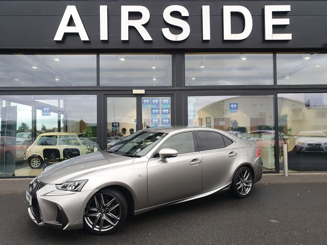 2017 Lexus IS 300h