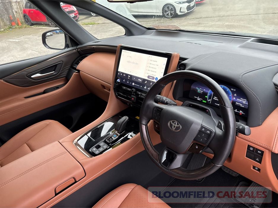 2025 Toyota Alphard
