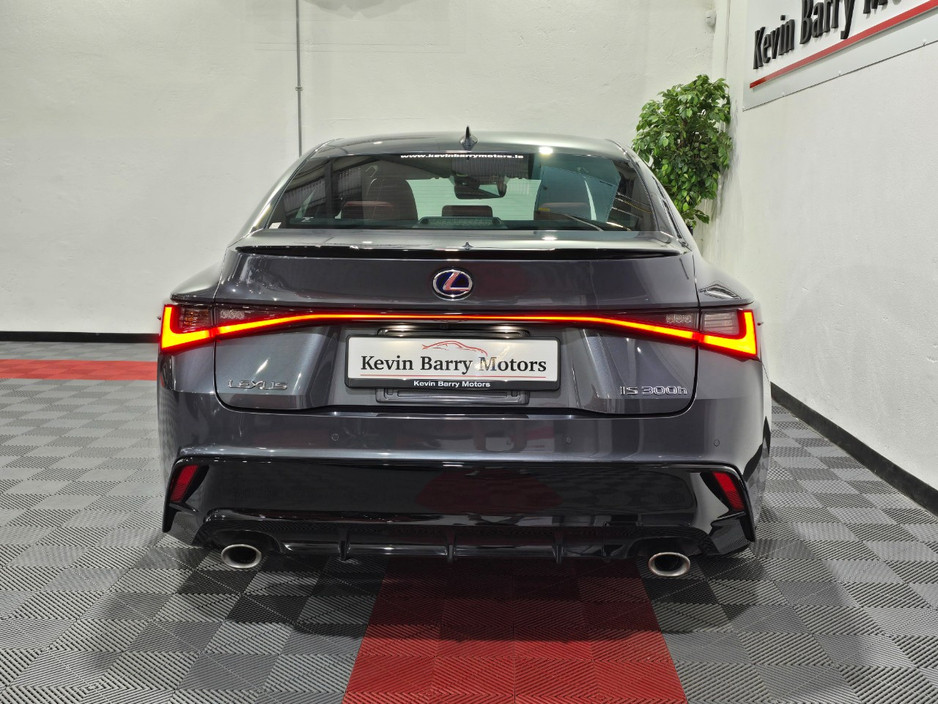 2021 Lexus IS 300h