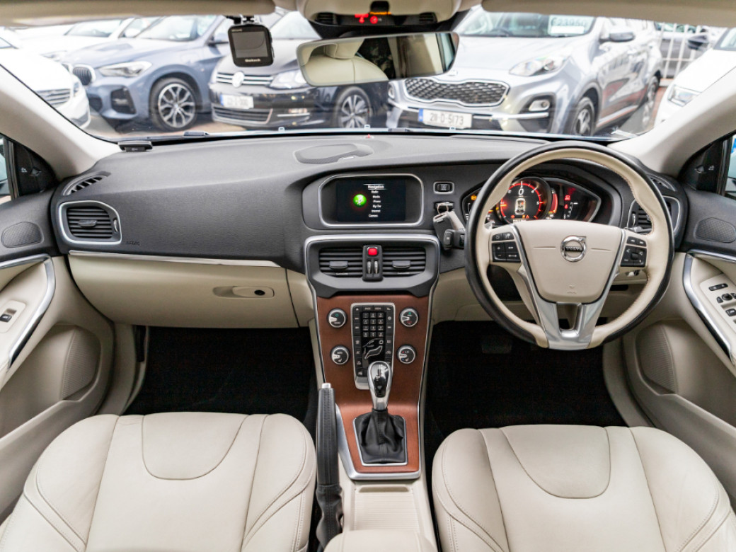 2016 Volvo V40