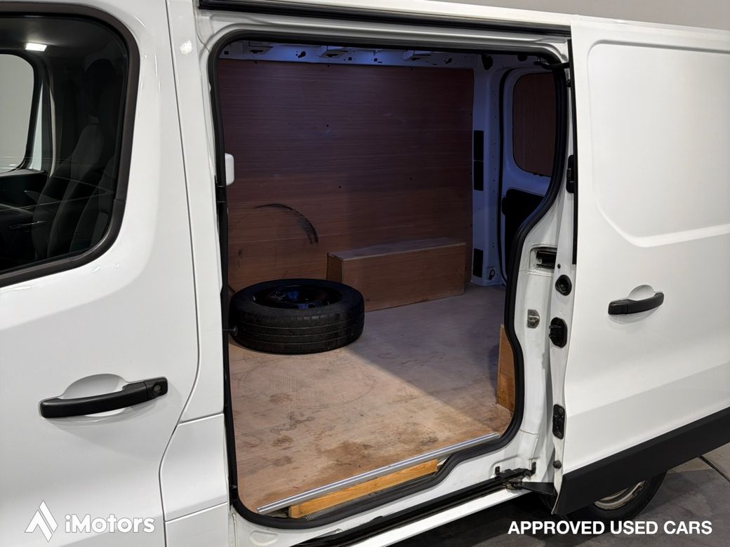 2021 Nissan NV300