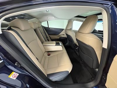 2020 Lexus ES 300h