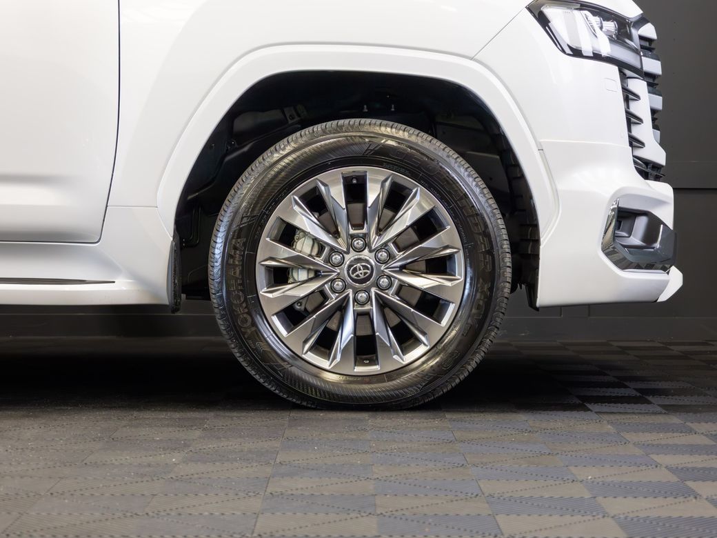 2024 Toyota Land Cruiser Amazon