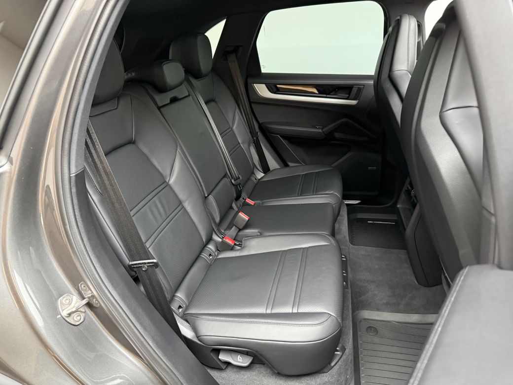 2025 Porsche Cayenne